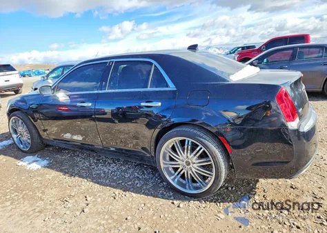 2016 Chrysler 300C z USA, uszkodzony, nr VIN 2C3CCAKGXGH235682
